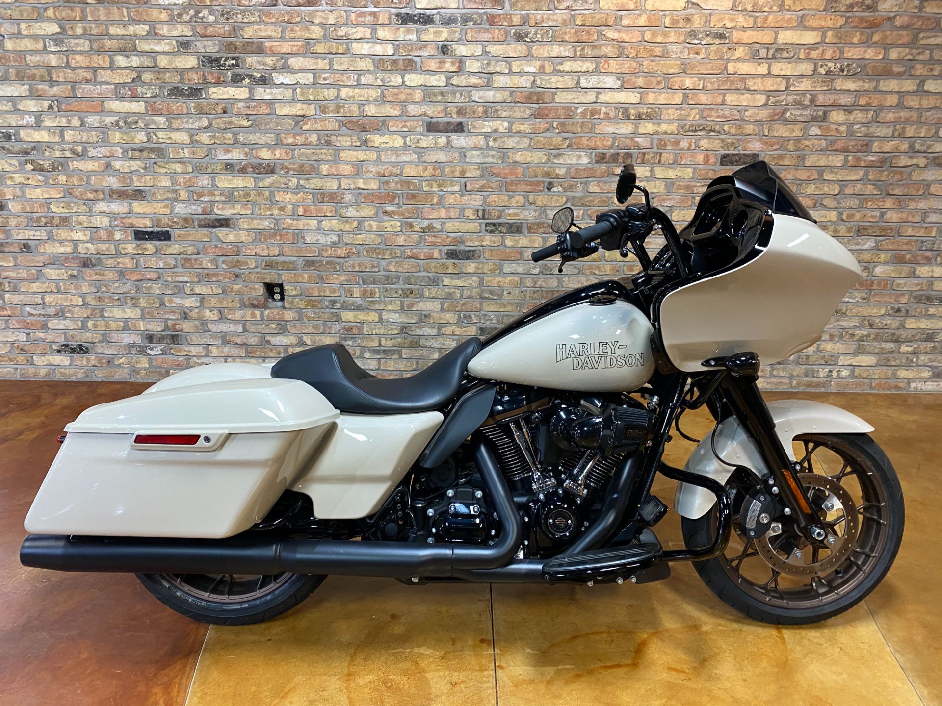 2023 Harley-Davidson Road Glide® ST in Big Bend, Wisconsin - Photo 11