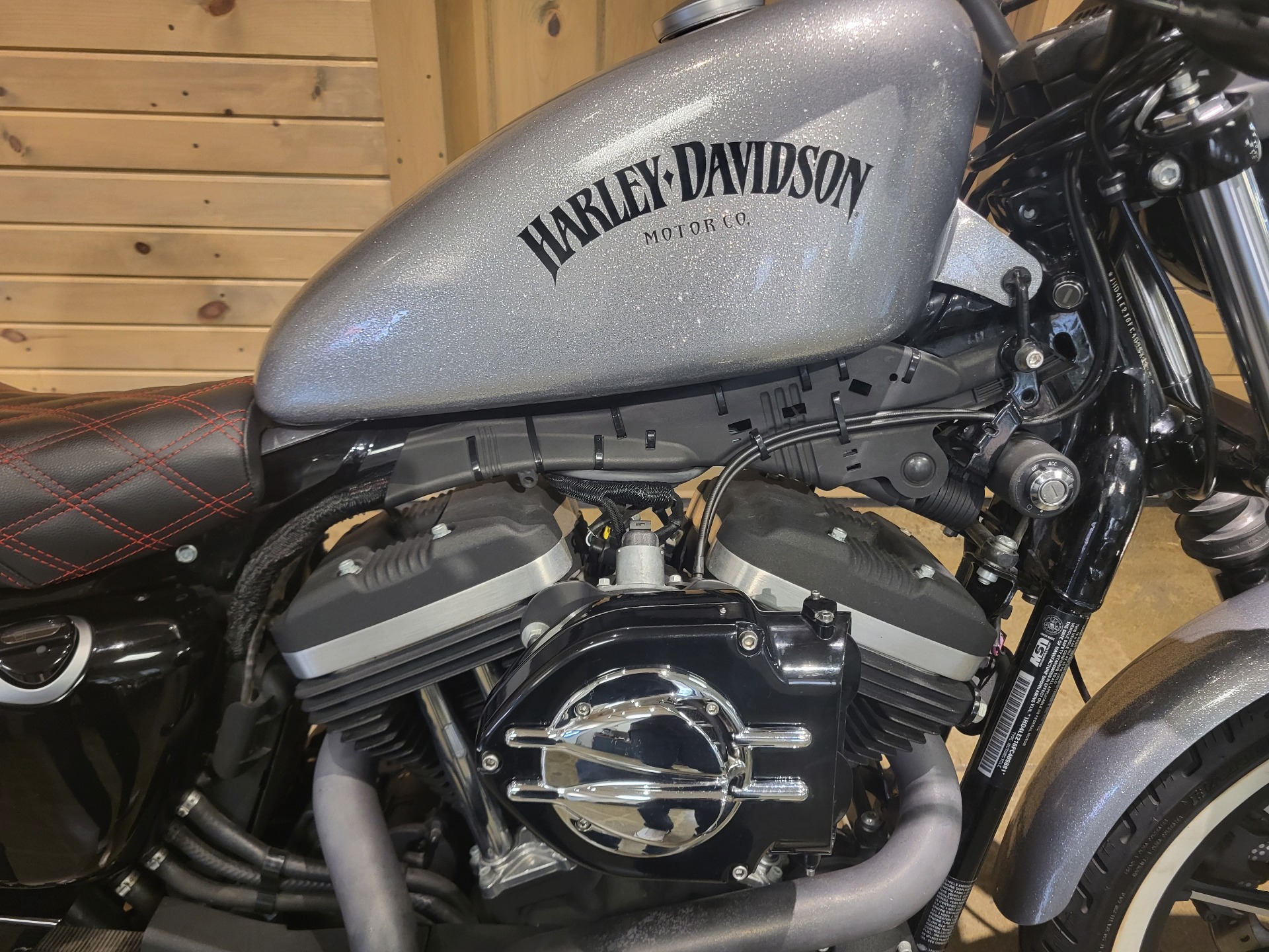 2015 Harley-Davidson Iron 883™ in Mentor, Ohio - Photo 2