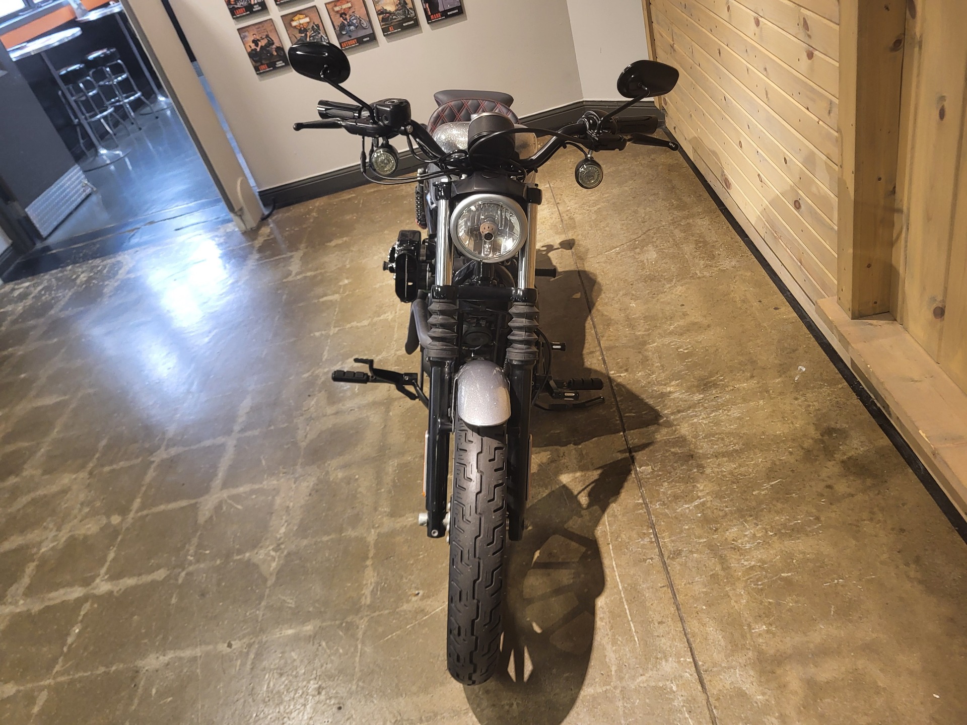 2015 Harley-Davidson Iron 883™ in Mentor, Ohio - Photo 7