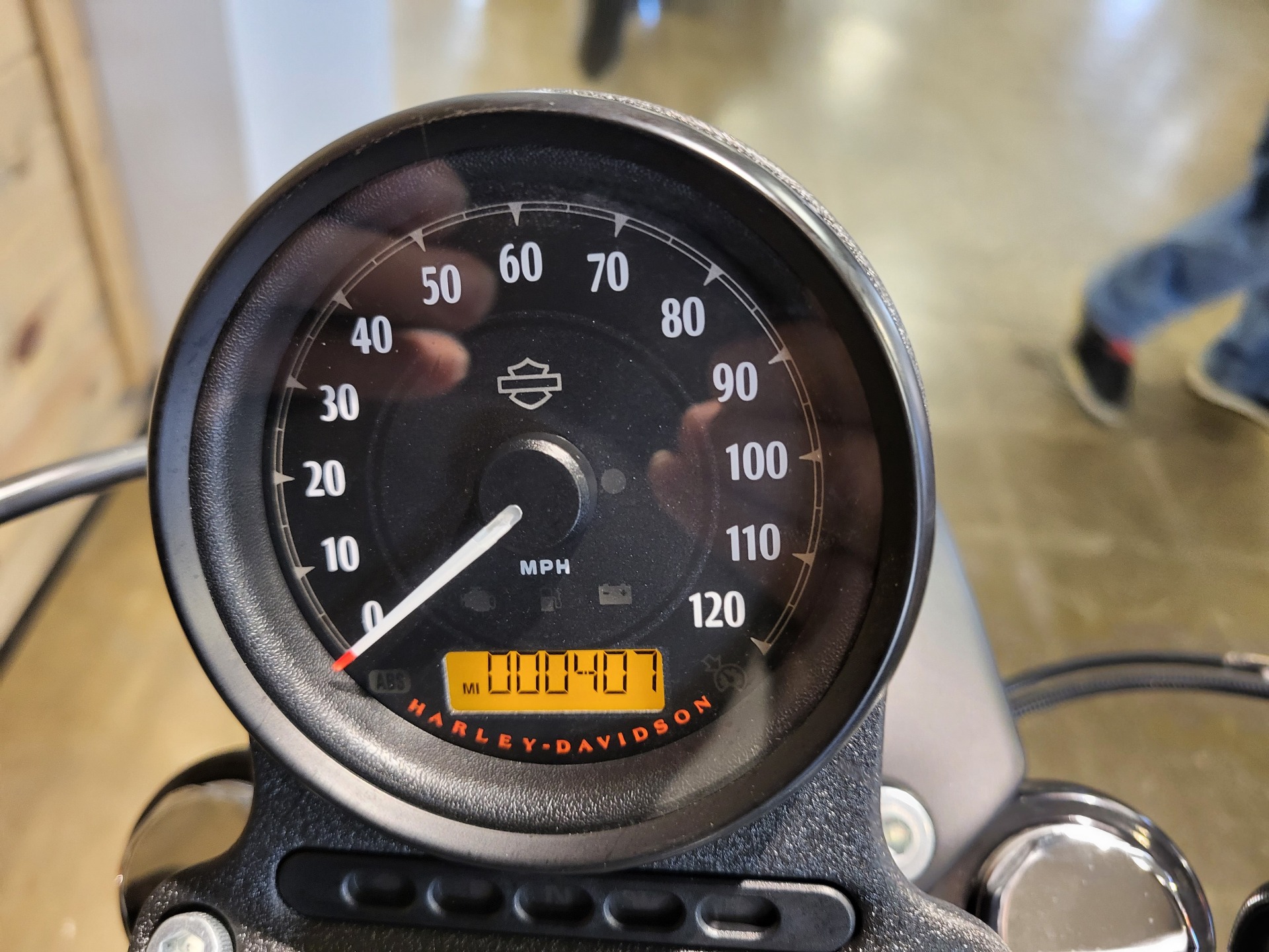 2021 Harley-Davidson Iron 883™ in Mentor, Ohio - Photo 5