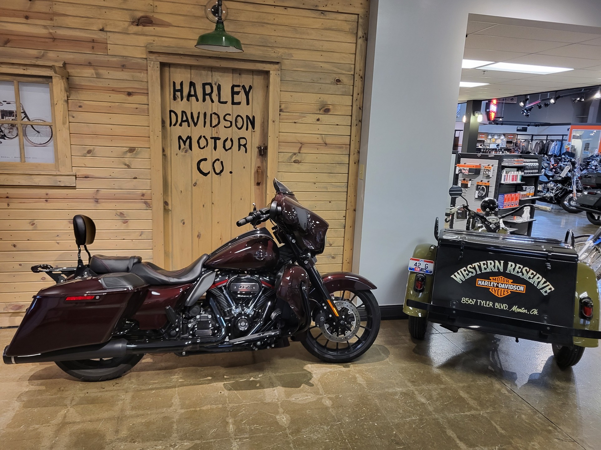 2019 Harley-Davidson CVO™ Street Glide® in Mentor, Ohio - Photo 1