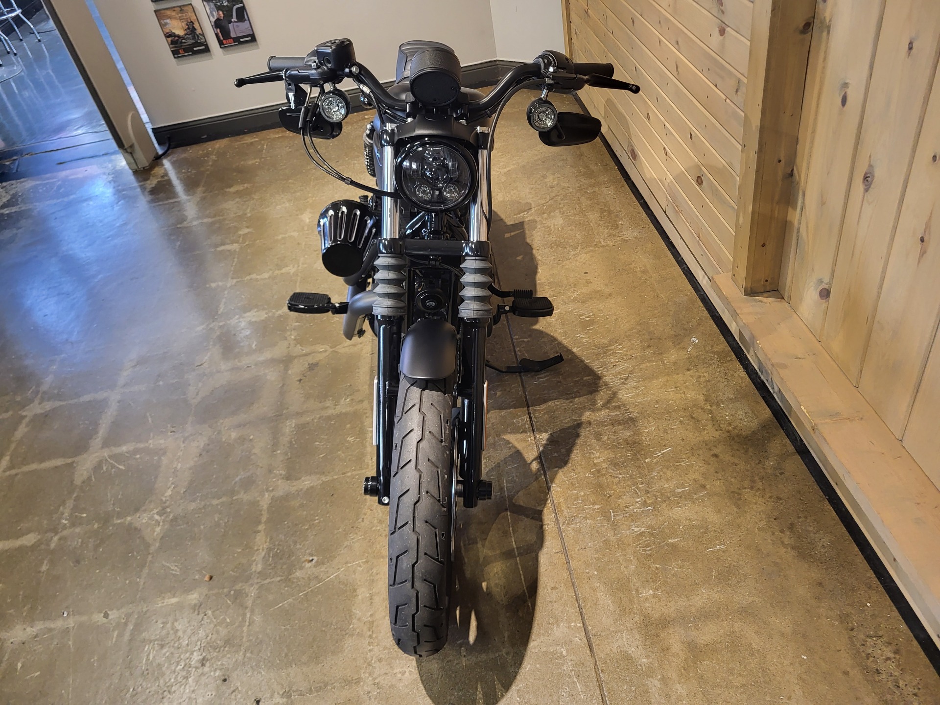 2022 Harley-Davidson Iron 883™ in Mentor, Ohio - Photo 9