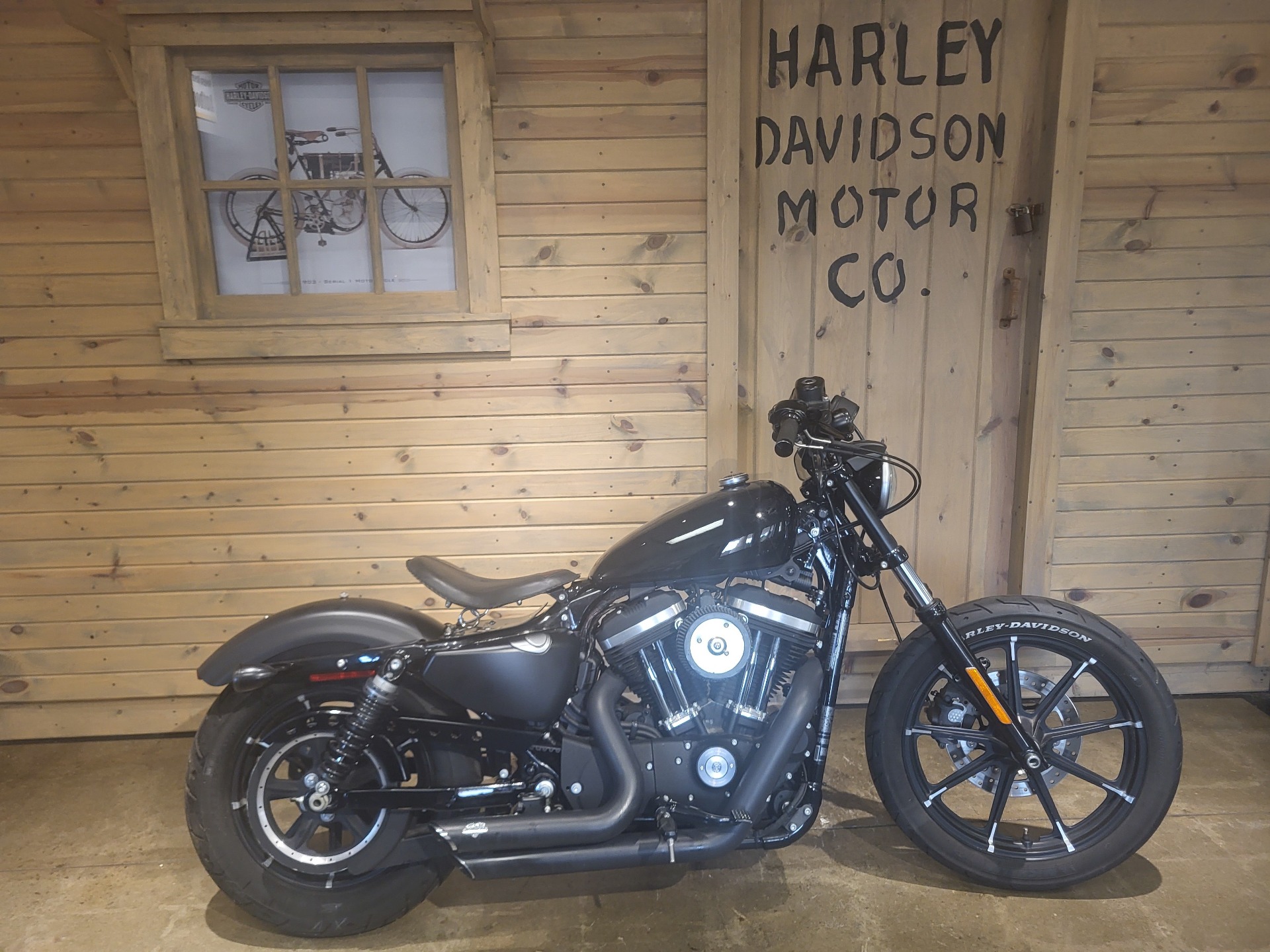 2016 Harley-Davidson Iron 883™ in Mentor, Ohio - Photo 8