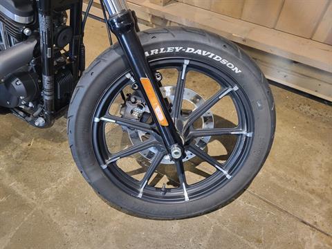 2016 Harley-Davidson Iron 883™ in Mentor, Ohio - Photo 6