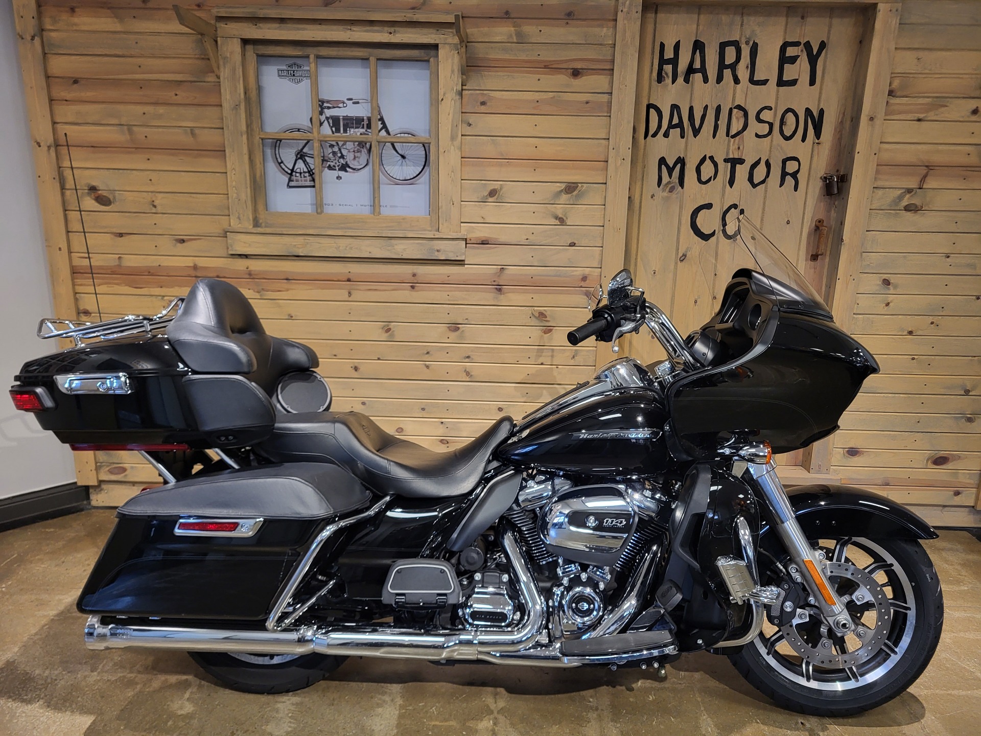 2019 Harley-Davidson Road Glide® Ultra in Mentor, Ohio - Photo 2