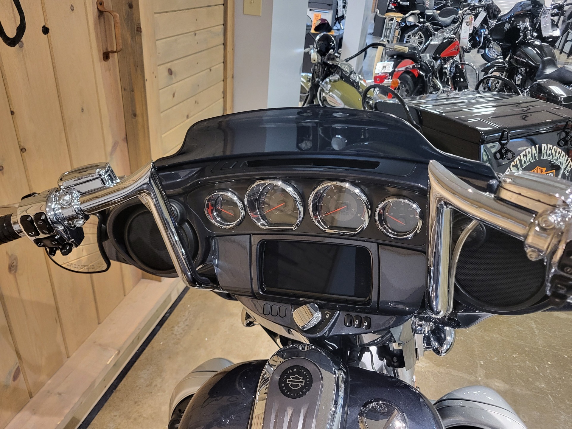 2019 Harley-Davidson CVO™ Street Glide® in Mentor, Ohio - Photo 7