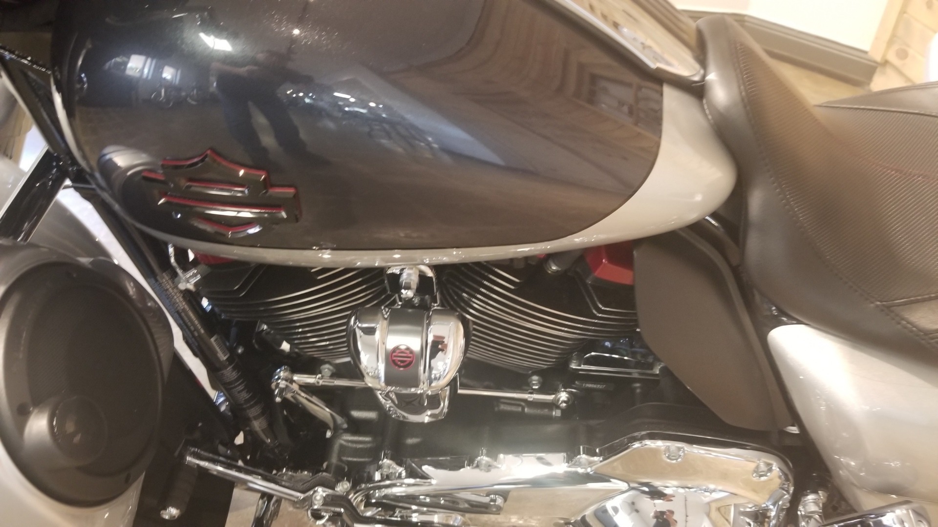 2019 Harley-Davidson CVO™ Street Glide® in Mentor, Ohio - Photo 10