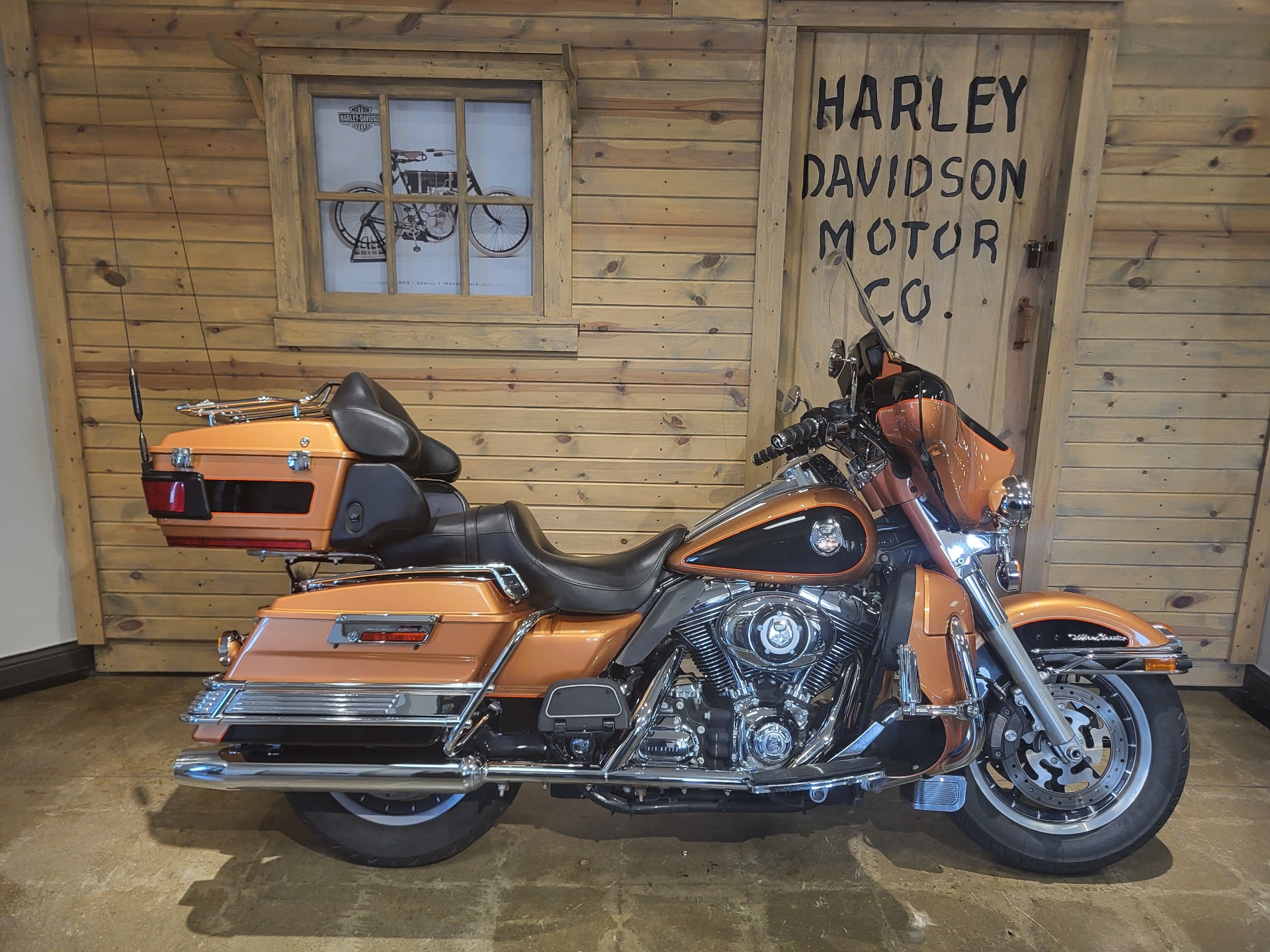 2008 Harley-Davidson Ultra Classic® Electra Glide® in Mentor, Ohio - Photo 2