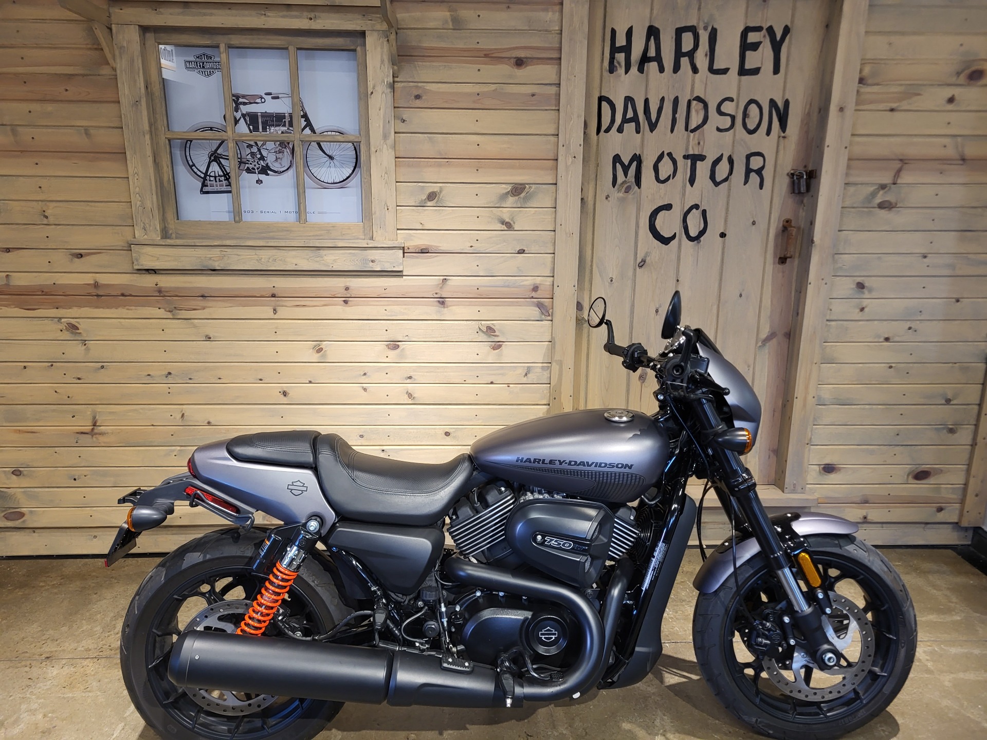 2017 Harley-Davidson Street Rod® in Mentor, Ohio - Photo 2