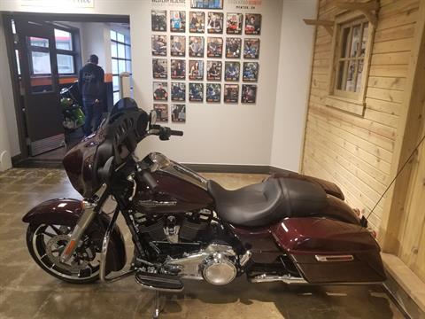 2022 Harley-Davidson Street Glide® in Mentor, Ohio - Photo 11