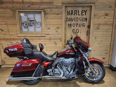 2014 Harley-Davidson CVO™ Limited in Mentor, Ohio - Photo 2