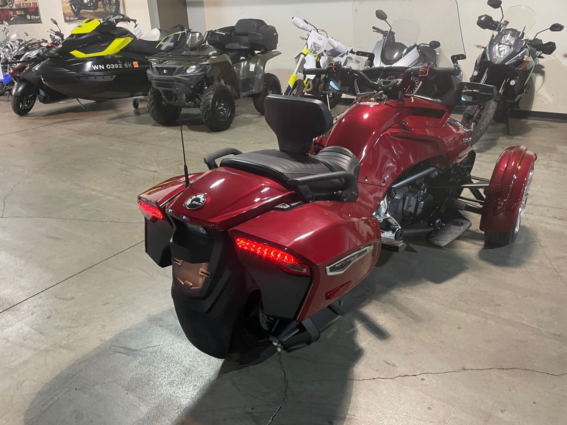 2016 Can-Am Spyder F3 Limited in Woodinville, Washington - Photo 5