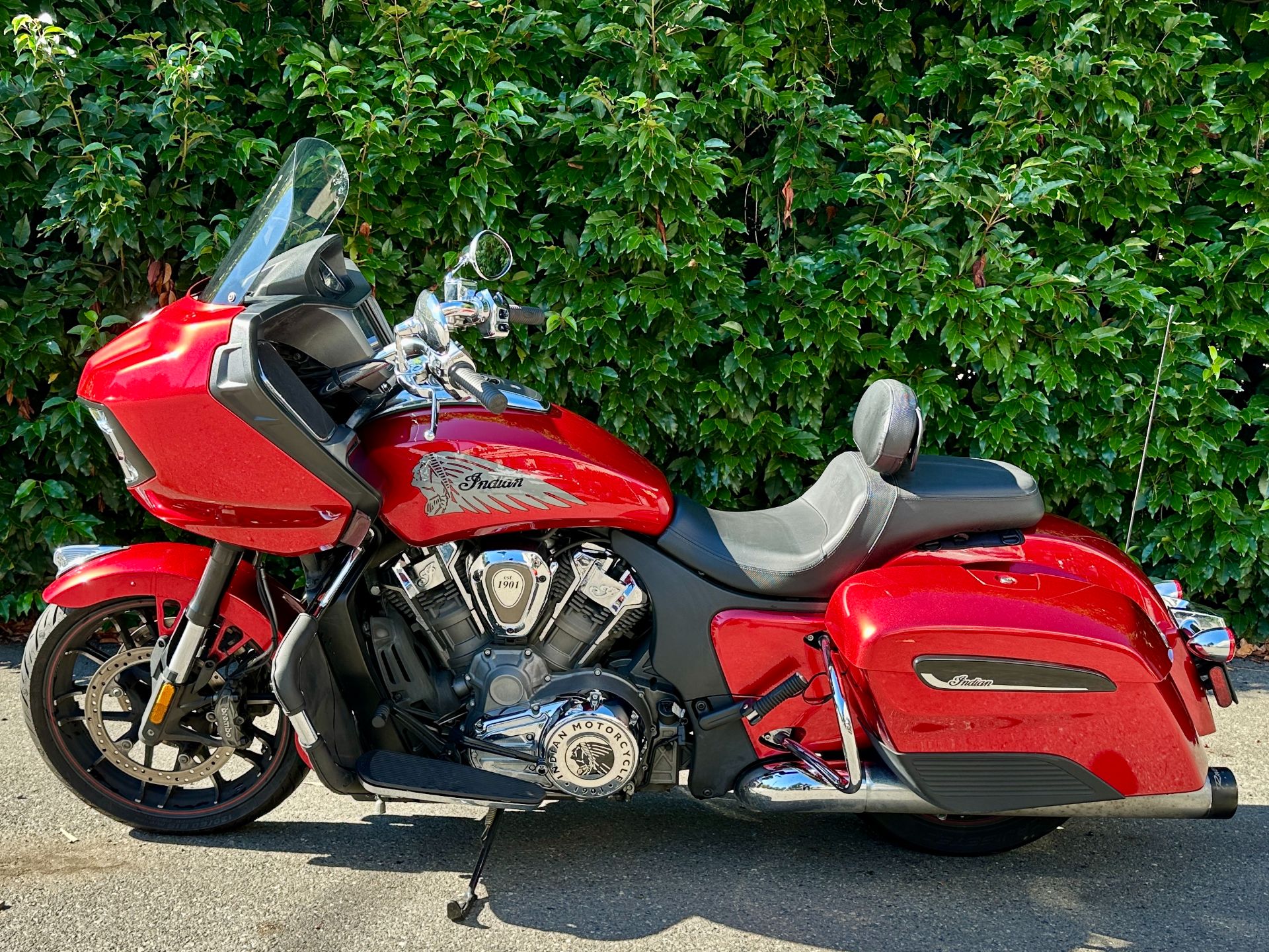 2020 Indian Motorcycle Challenger® Limited in Issaquah, Washington - Photo 2