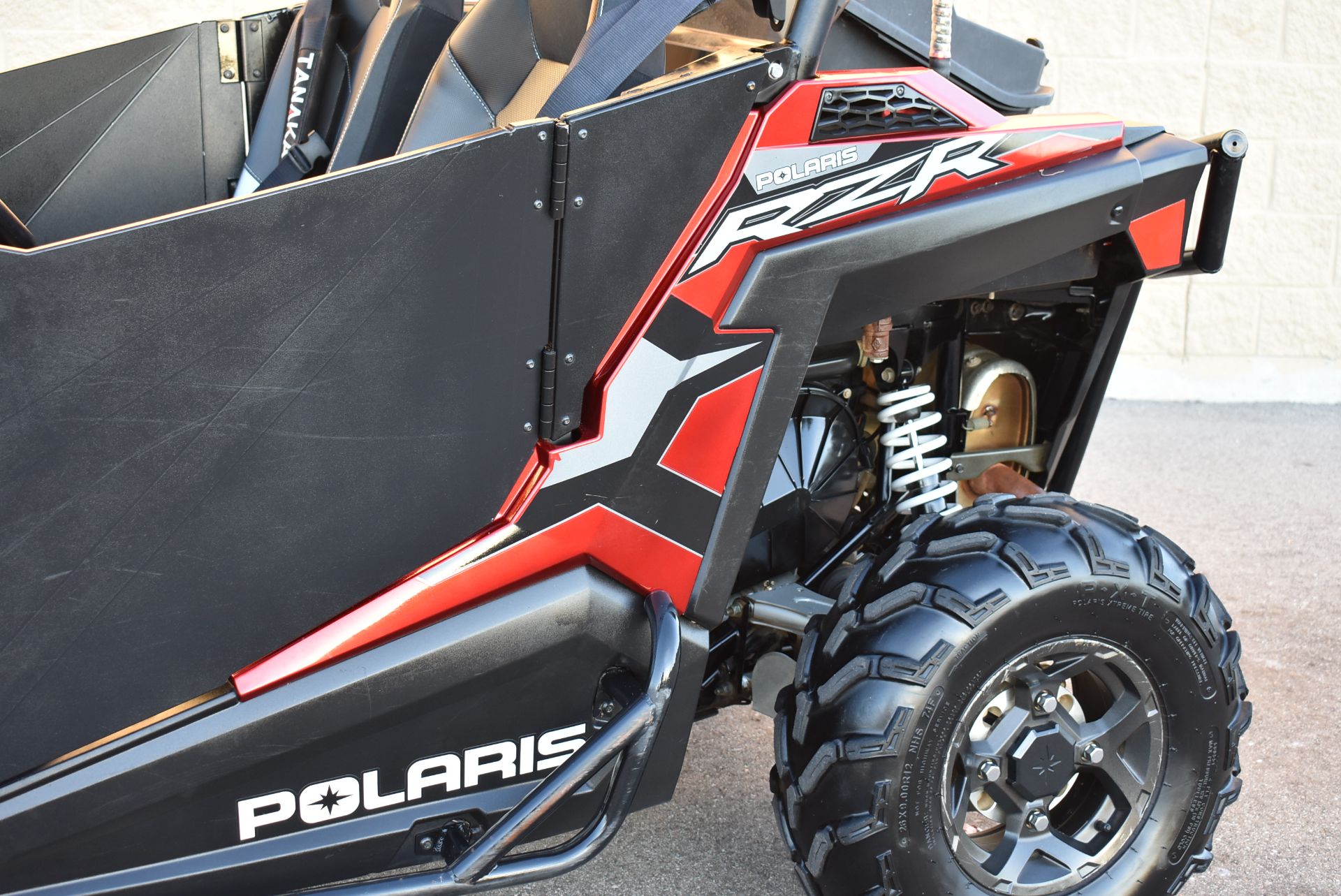 2015 Polaris RZR® 900 EPS in Davison, Michigan - Photo 16