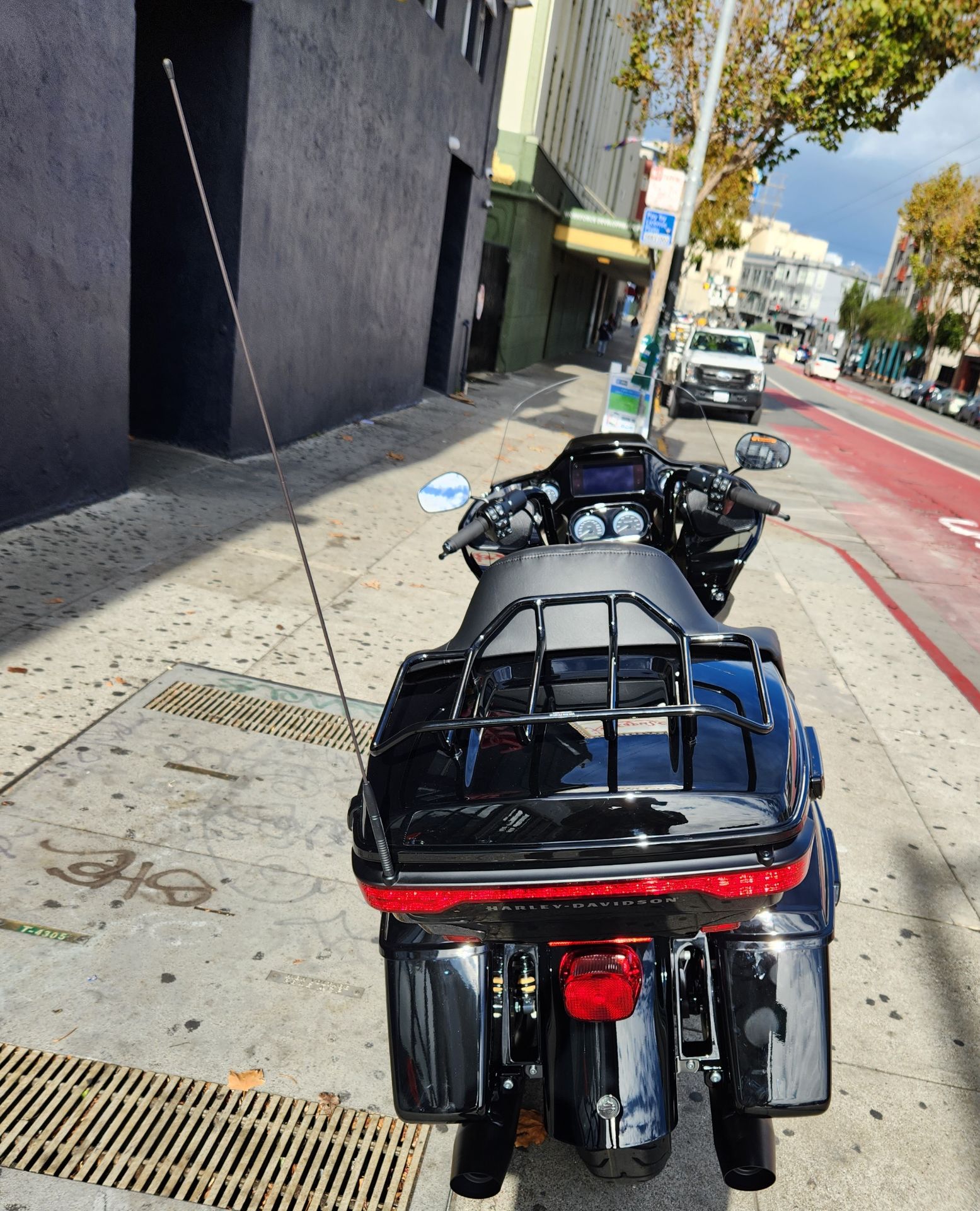 2022 Harley-Davidson Road Glide® Limited in San Francisco, California - Photo 4