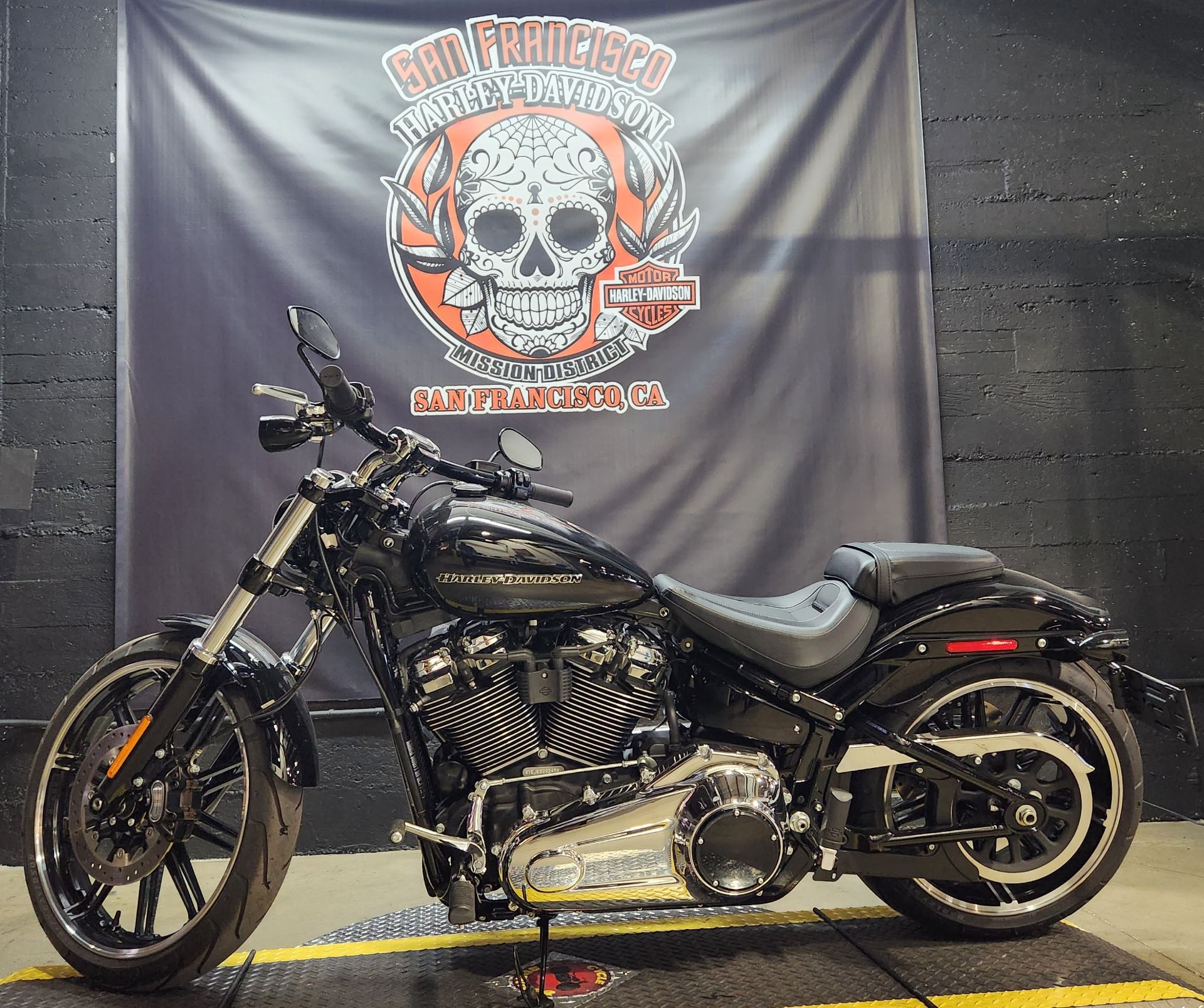 2019 Harley-Davidson Breakout® 107 in San Francisco, California - Photo 1