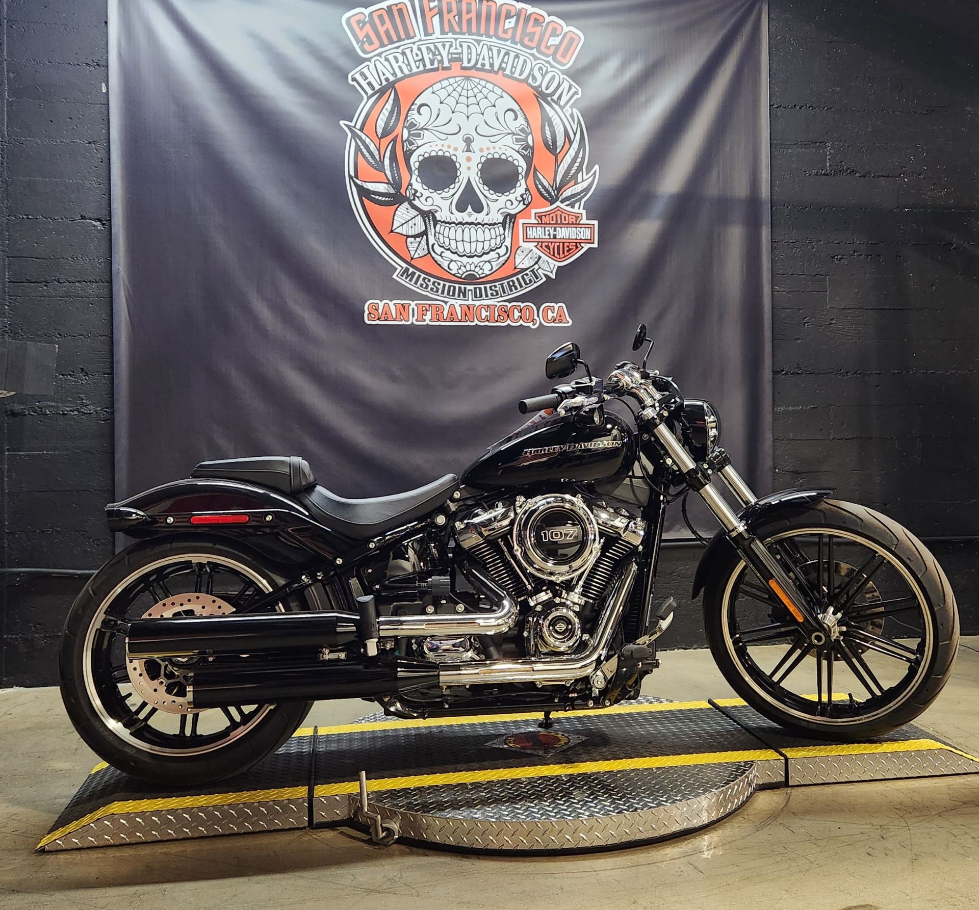 2019 Harley-Davidson Breakout® 107 in San Francisco, California - Photo 3
