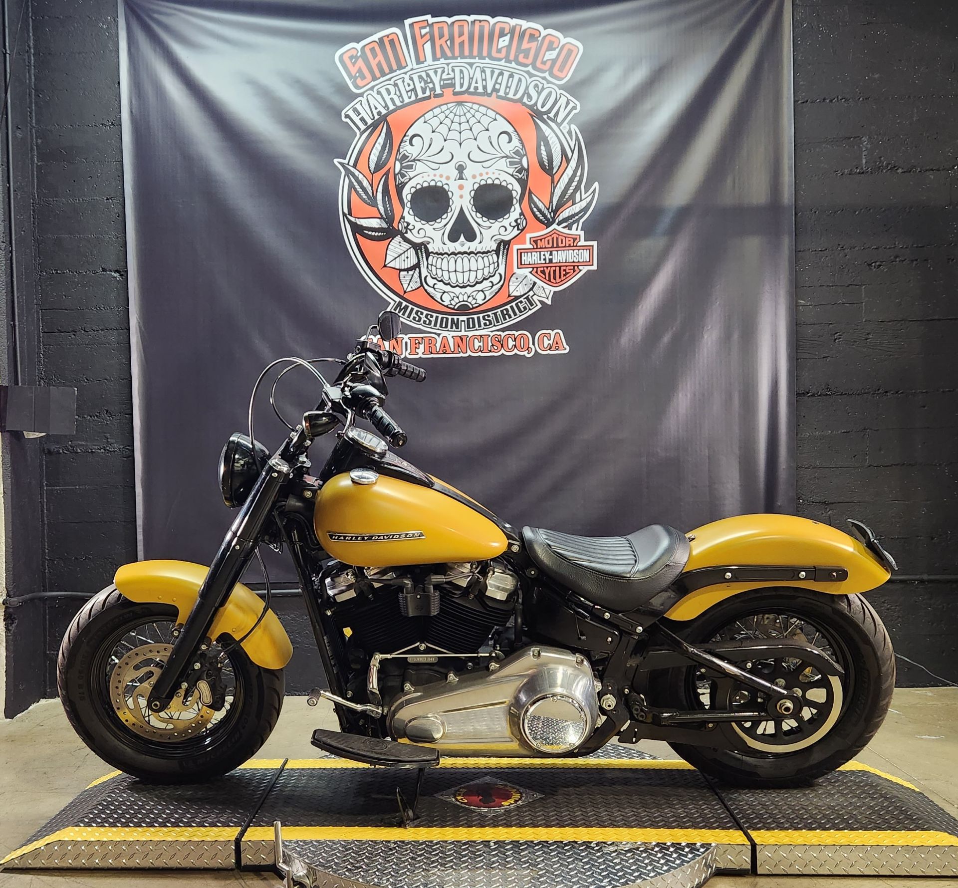 2019 Harley-Davidson Softail Slim® in San Francisco, California - Photo 3