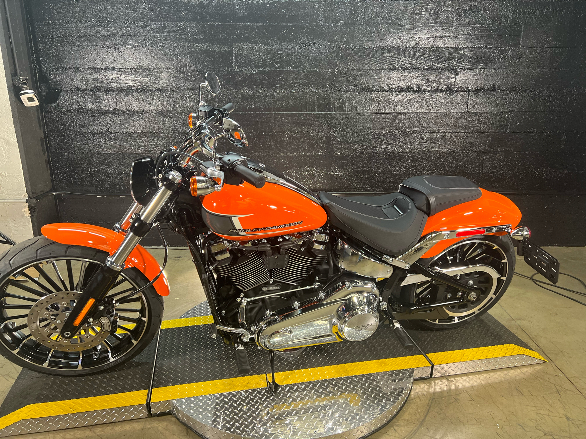 2023 Harley-Davidson Breakout® in San Francisco, California - Photo 6