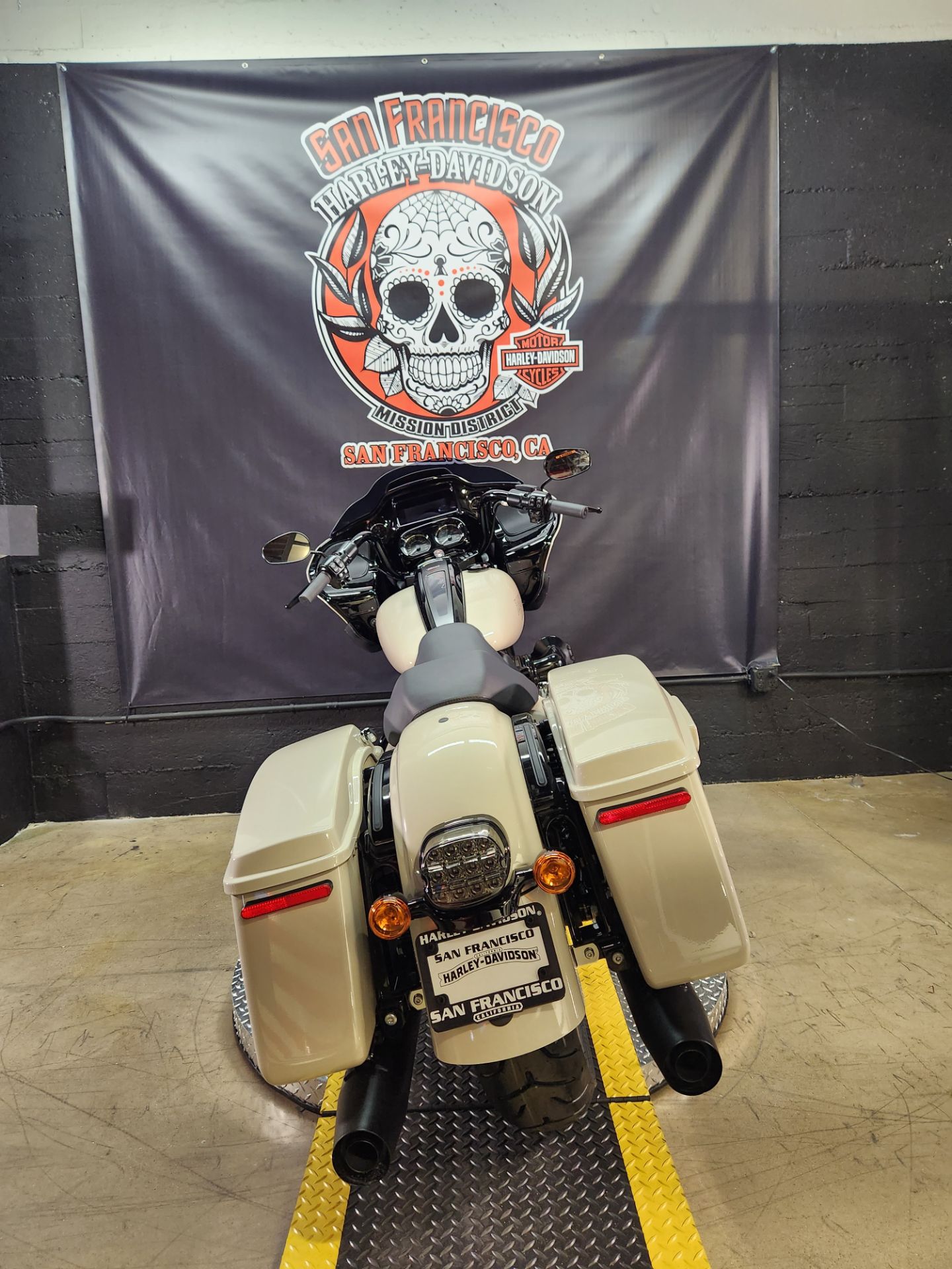 2023 Harley-Davidson Road Glide® ST in San Francisco, California - Photo 6
