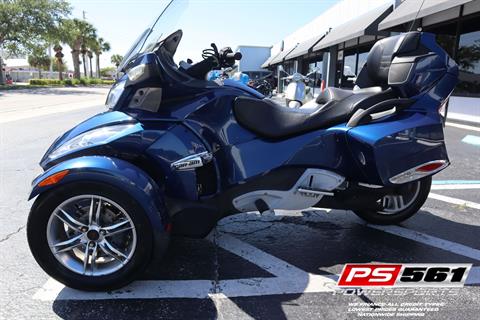 2011 Can-Am Spyder® RT Audio & Convenience SE5 in Lake Park, Florida - Photo 2