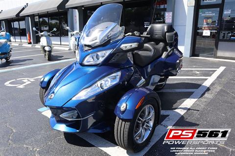 2011 Can-Am Spyder® RT Audio & Convenience SE5 in Lake Park, Florida - Photo 3