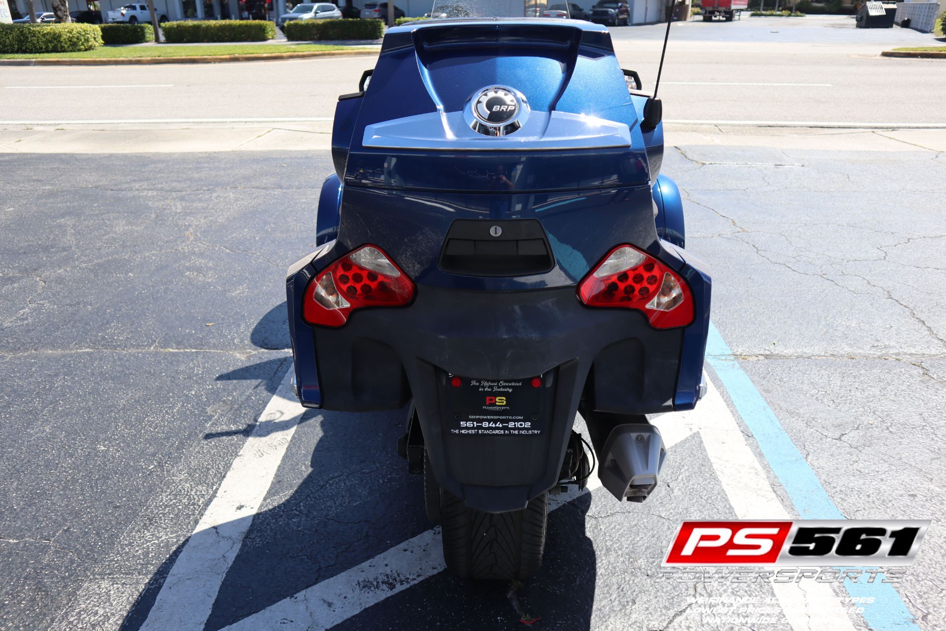 2011 Can-Am Spyder® RT Audio & Convenience SE5 in Lake Park, Florida - Photo 7