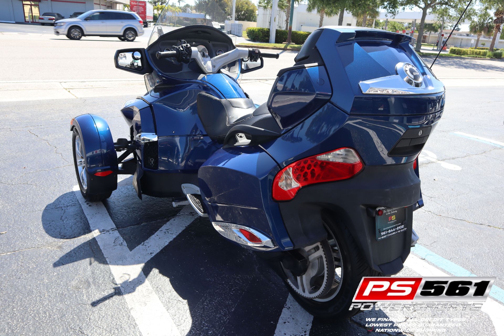 2011 Can-Am Spyder® RT Audio & Convenience SE5 in Lake Park, Florida - Photo 9