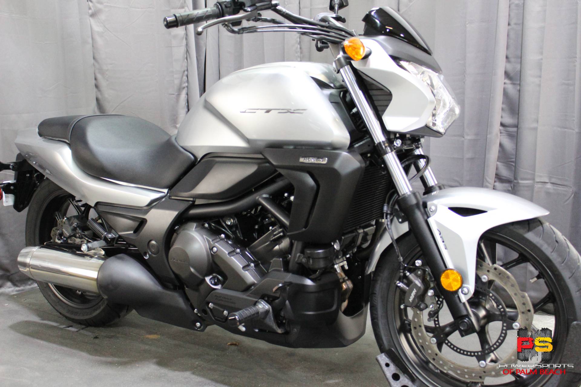 Used 2015 Honda Ctx®700n Dct Abs Motorcycles In Lake Park Fl Stock Number Hon100324 4196