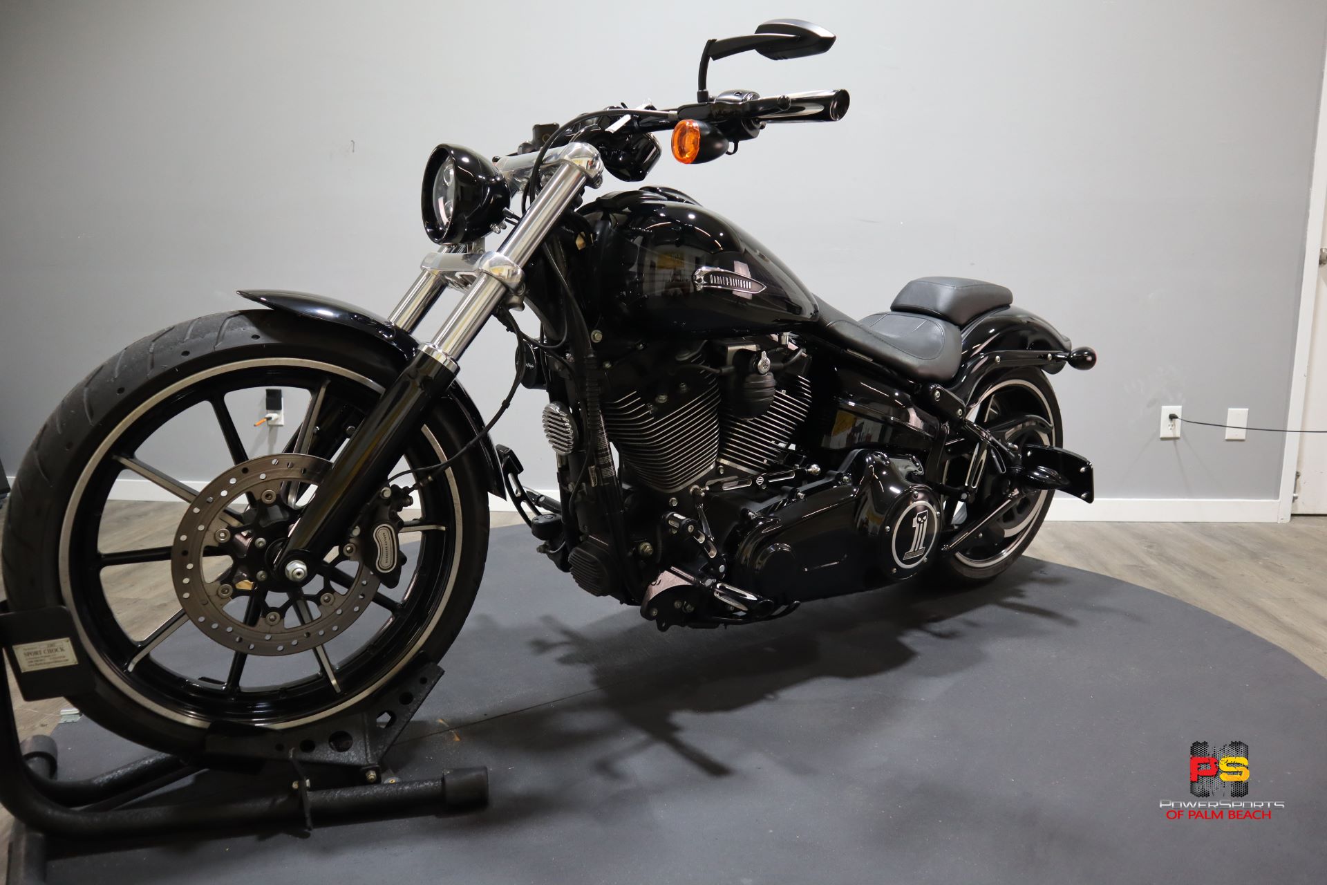 2015 Harley-Davidson Breakout® in Lake Park, Florida - Photo 11