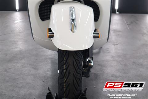 2024 Vespa GTS Super 300 in Lake Park, Florida - Photo 8