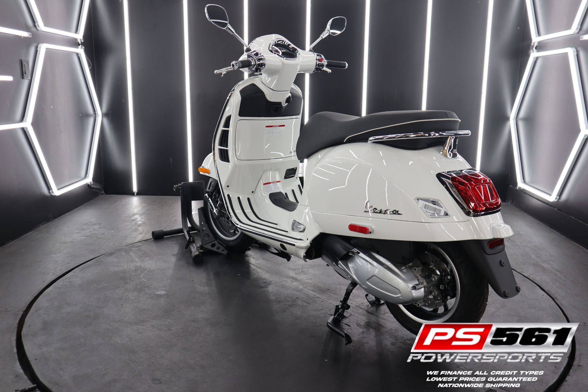 2024 Vespa GTS Super 300 in Lake Park, Florida - Photo 17