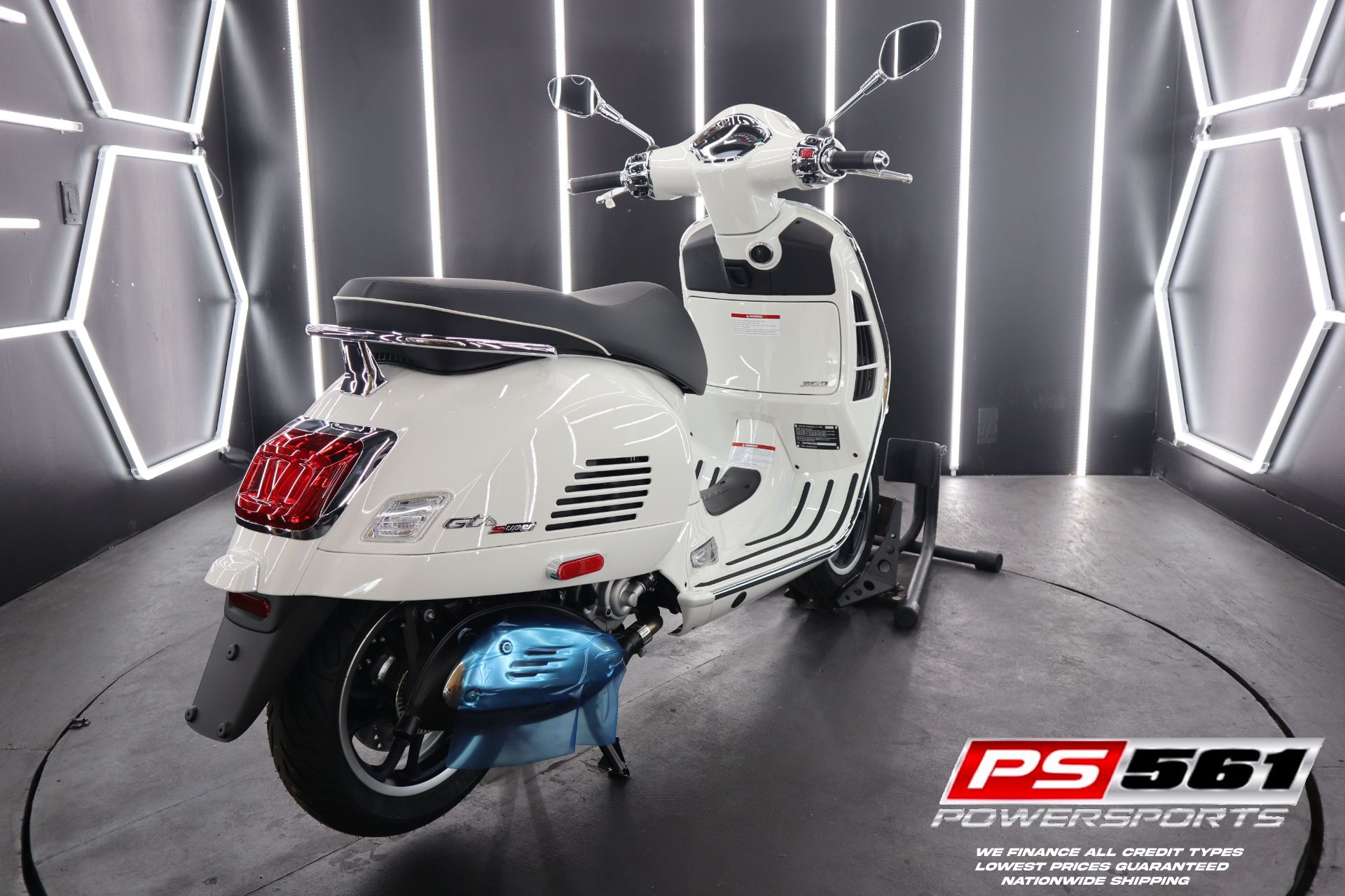 2024 Vespa GTS Super 300 in Lake Park, Florida - Photo 18