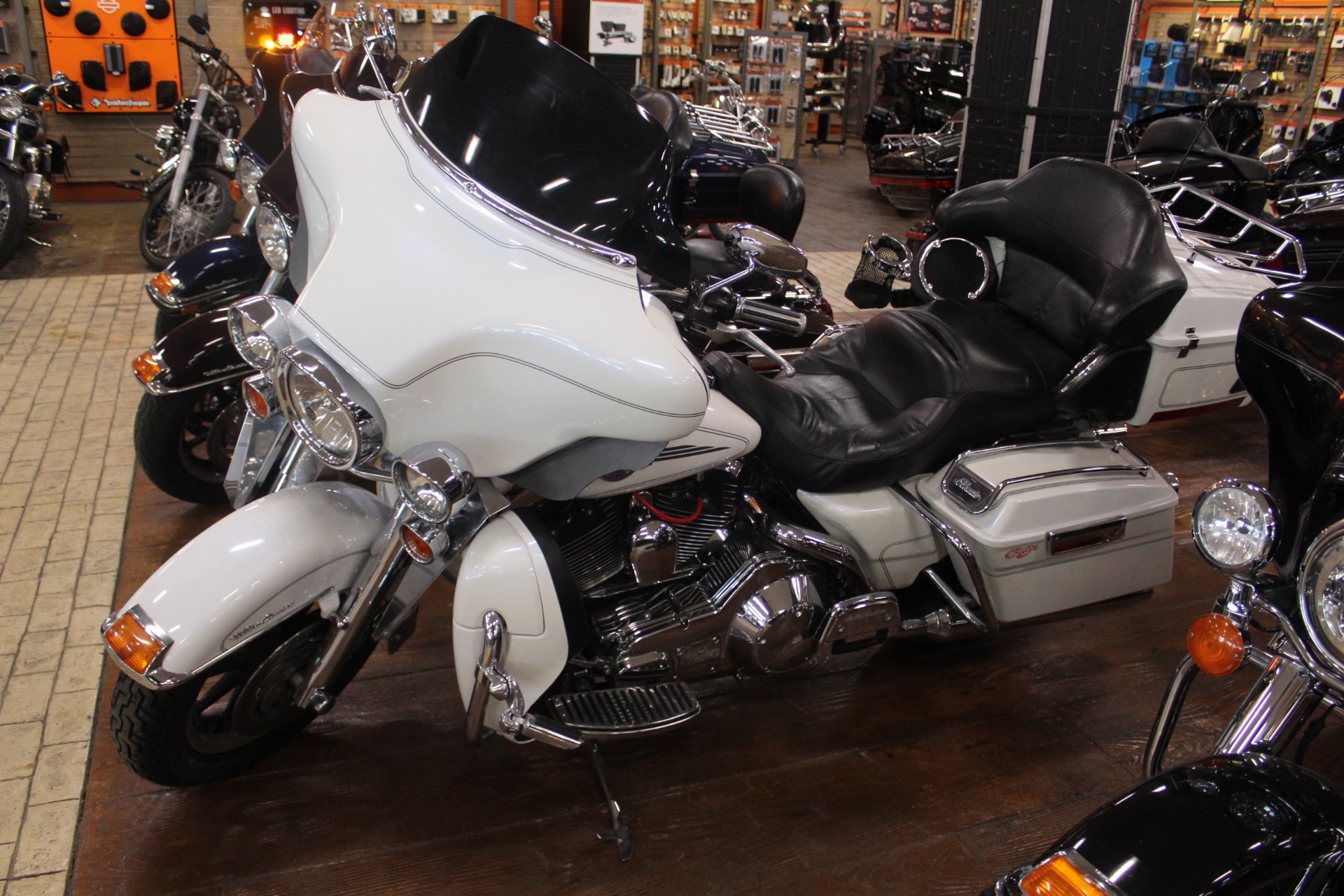2012 Harley-Davidson Ultra Classic® Electra Glide® in Marion, Illinois - Photo 5