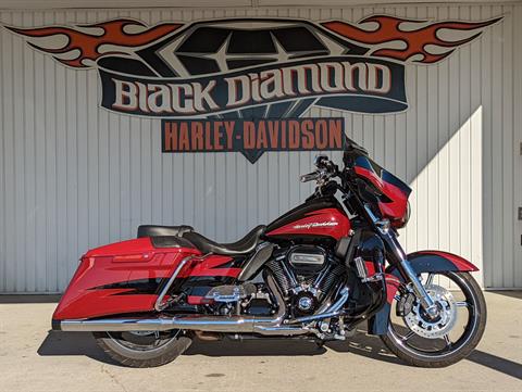 2017 Harley-Davidson CVO™ Street Glide® in Marion, Illinois - Photo 1