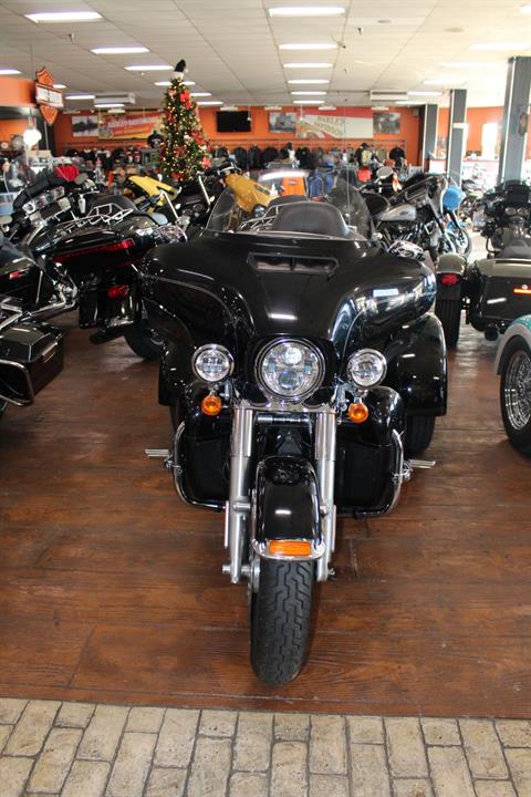 2014 Harley-Davidson Tri Glide® Ultra in Marion, Illinois - Photo 2