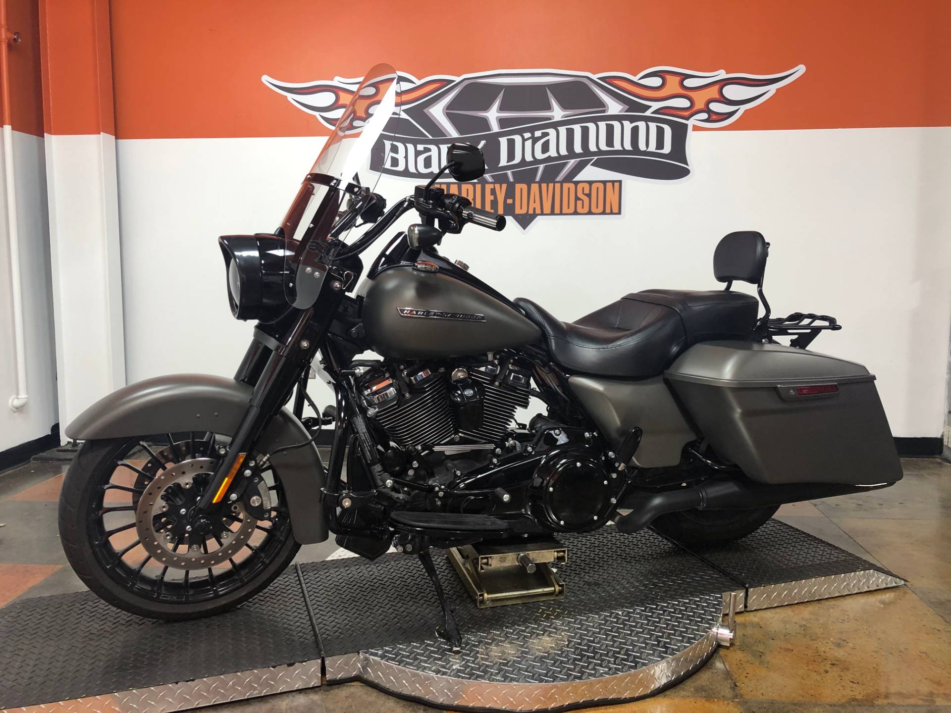 2018 road king accessories