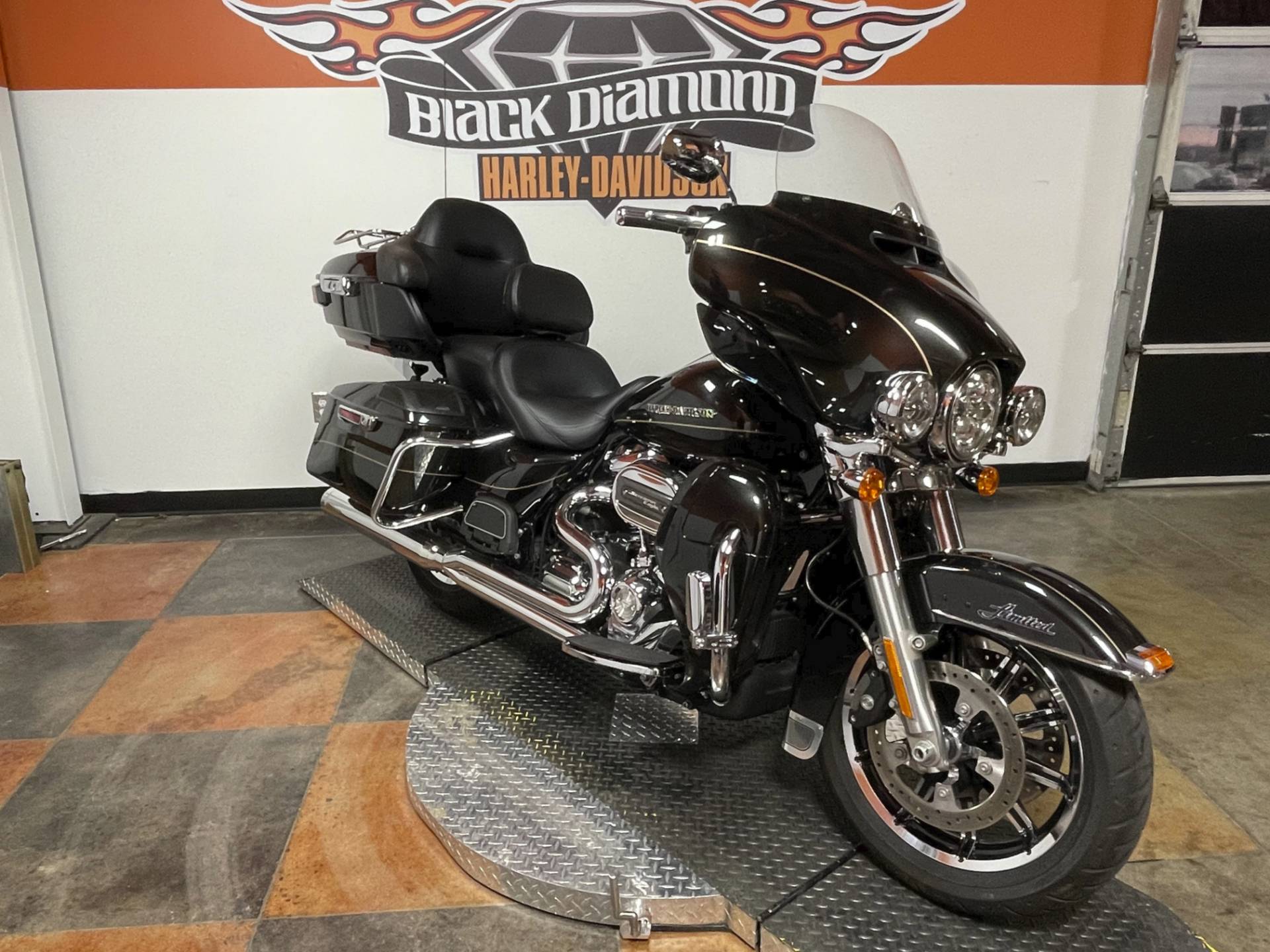 2017 Harley-Davidson Ultra Limited in Marion, Illinois - Photo 6