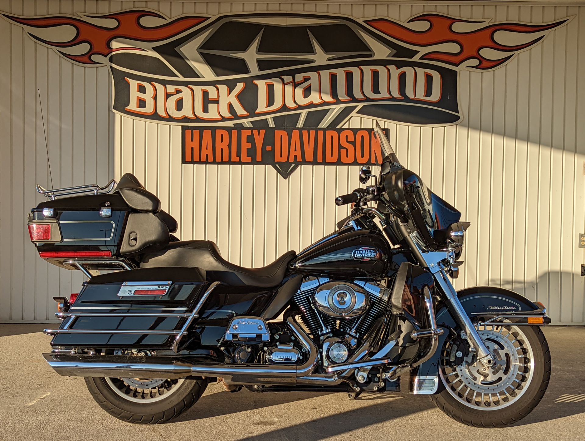 2011 Harley-Davidson Ultra Classic® Electra Glide® in Marion, Illinois - Photo 1