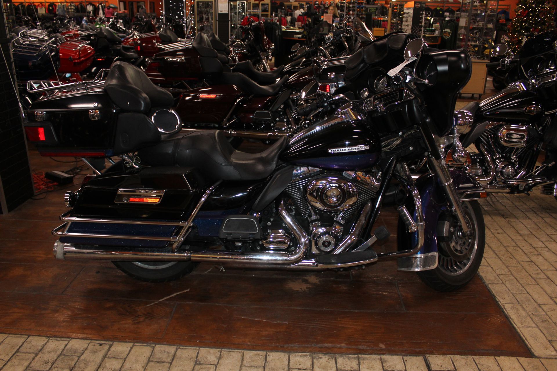 2010 Harley-Davidson Electra Glide® Ultra Limited in Marion, Illinois - Photo 3