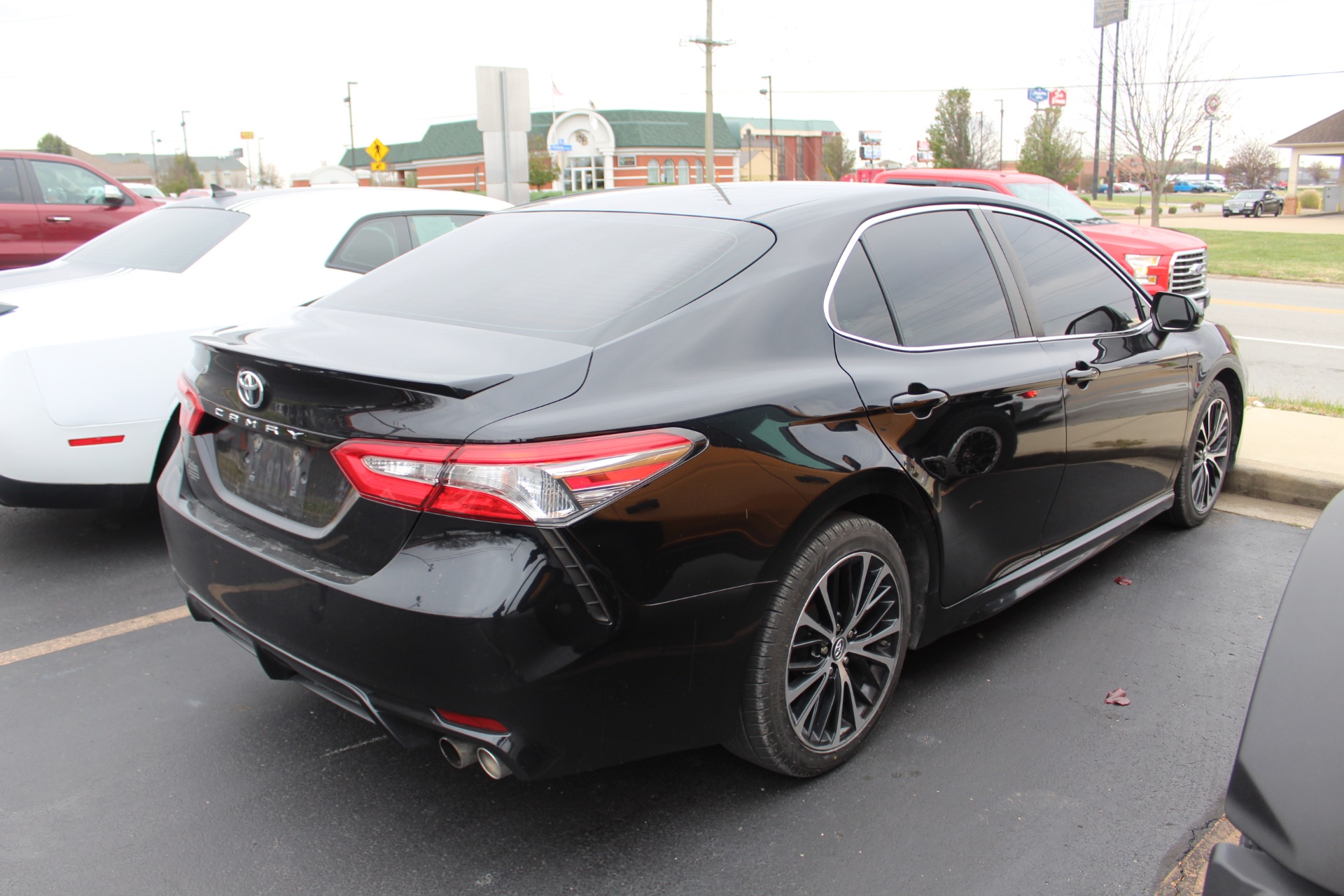 2018 Toyota Camry in Marion, Illinois - Photo 3