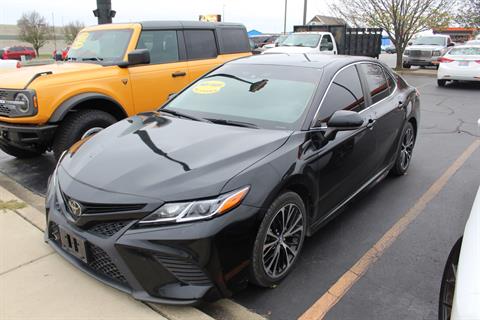 2018 Toyota Camry in Marion, Illinois - Photo 4