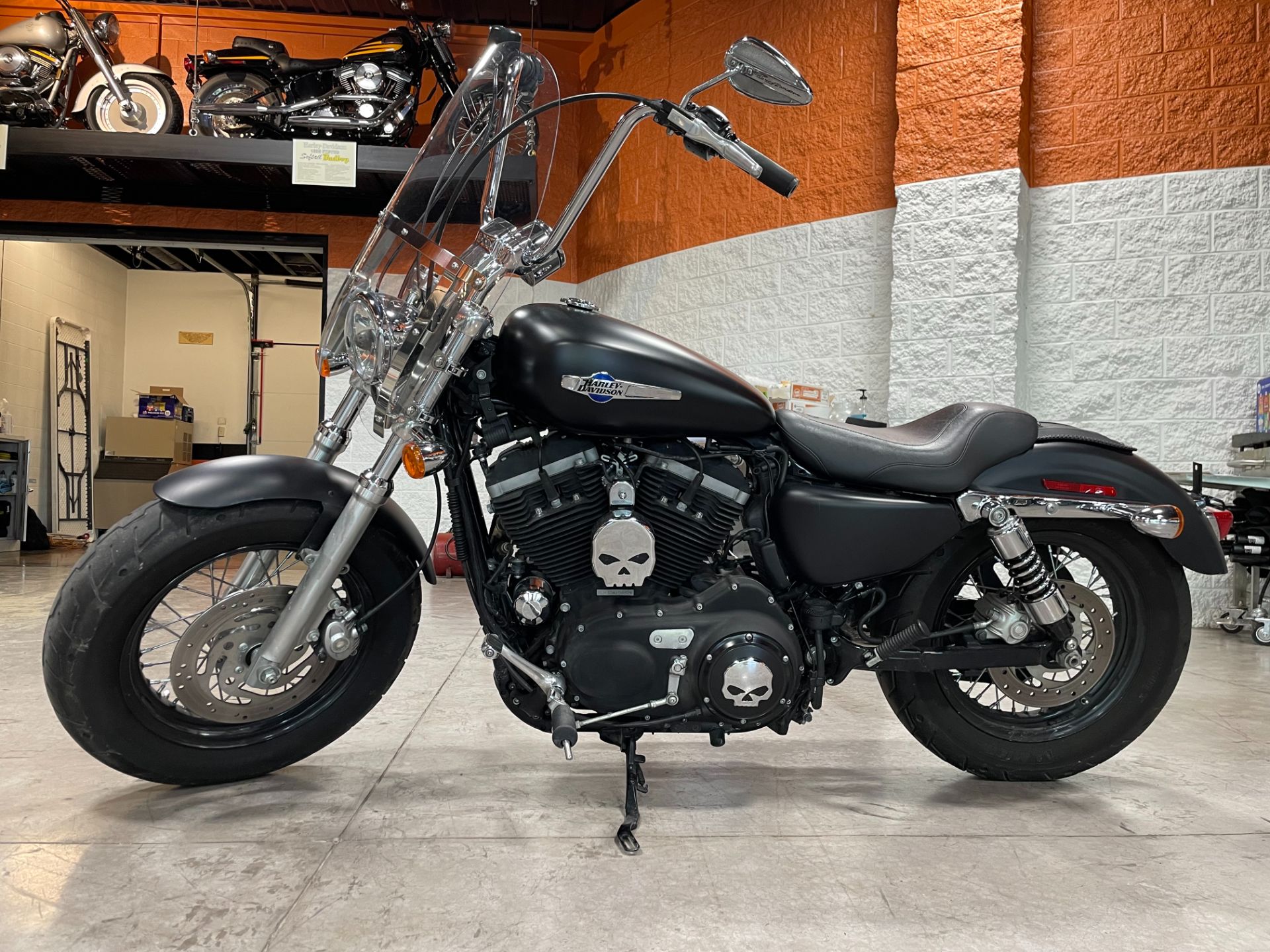 2013 Harley-Davidson 1200 Custom in Marion, Illinois - Photo 2
