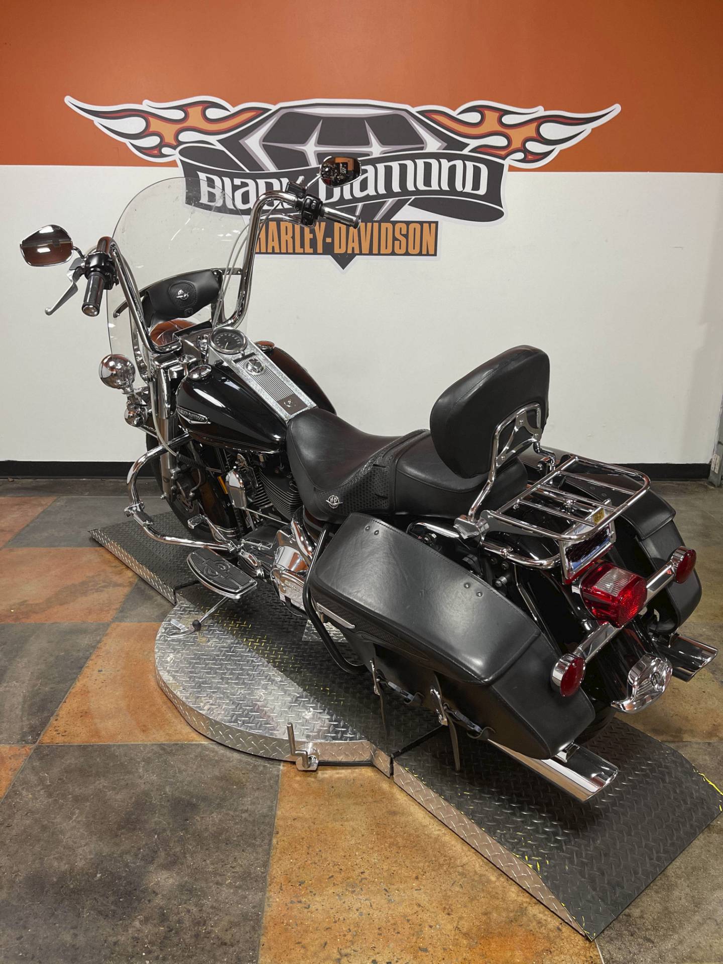 2006 Harley-Davidson Road King® Classic in Marion, Illinois - Photo 13