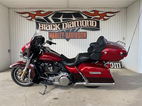 2018 Harley-Davidson Electra Glide Ultra Limited Low in Marion, Illinois - Photo 2