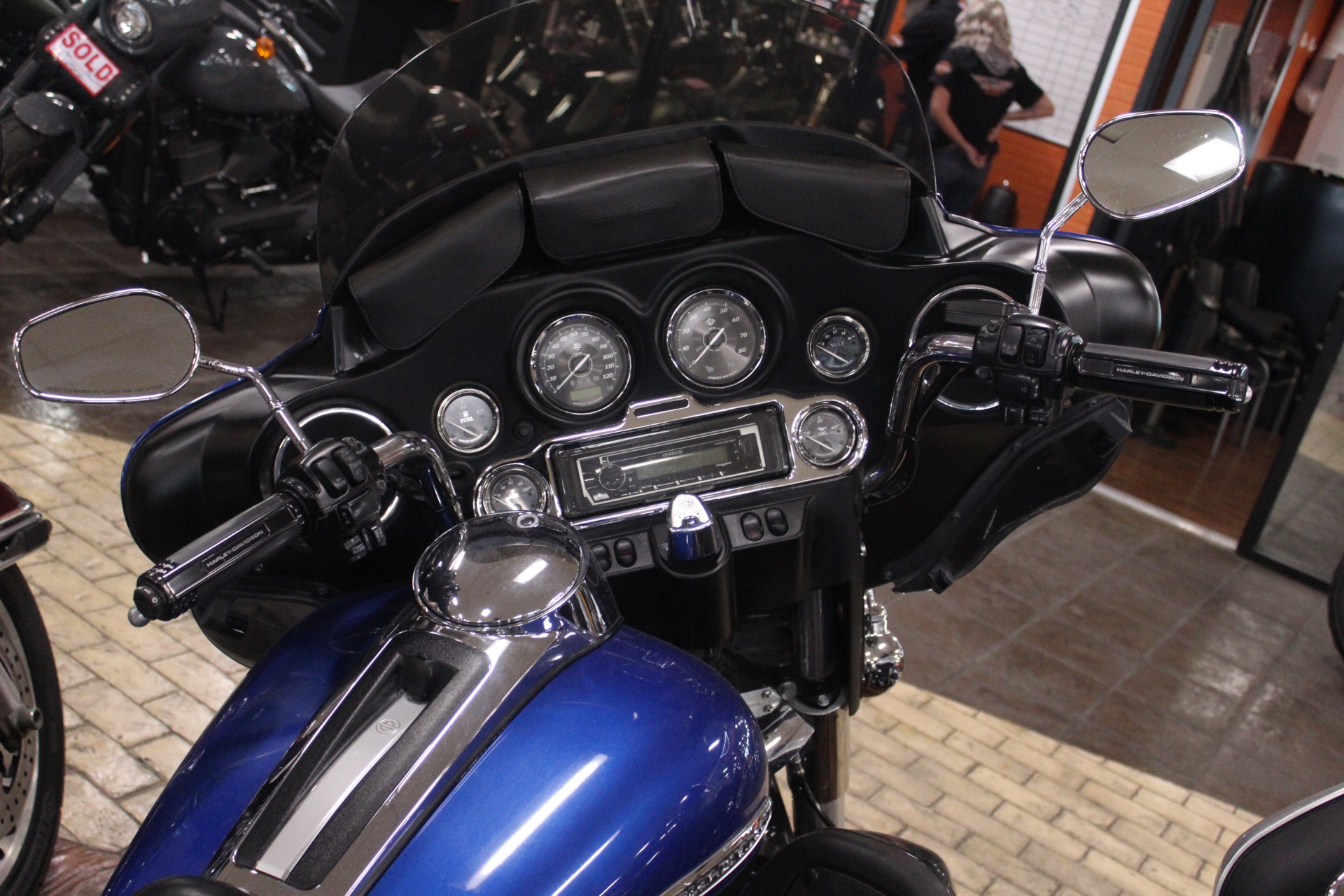 2007 Harley-Davidson Road King® Classic in Marion, Illinois - Photo 12