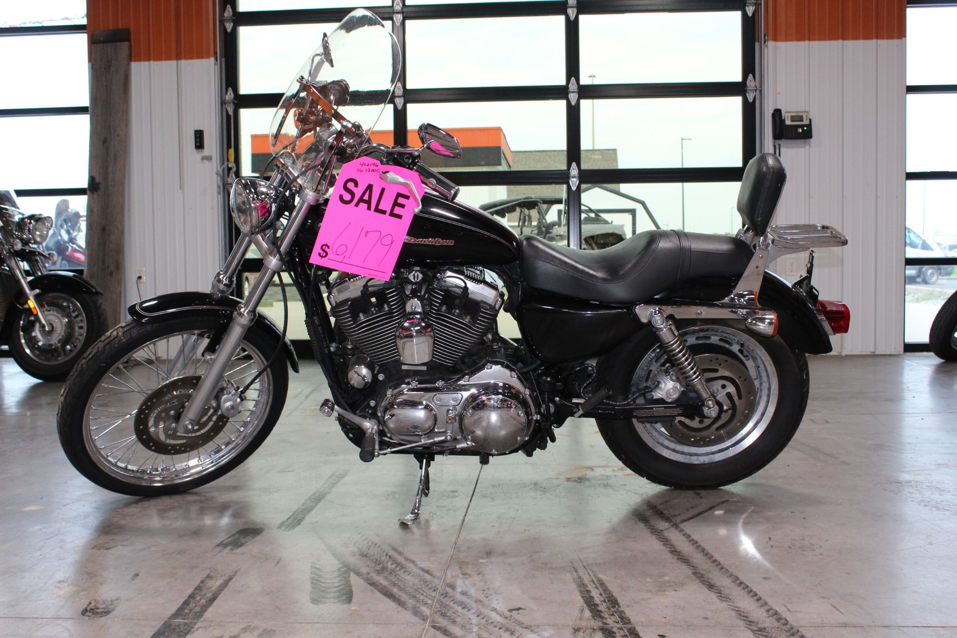 2006 Harley-Davidson Sportster® 1200 Custom in Marion, Illinois - Photo 2