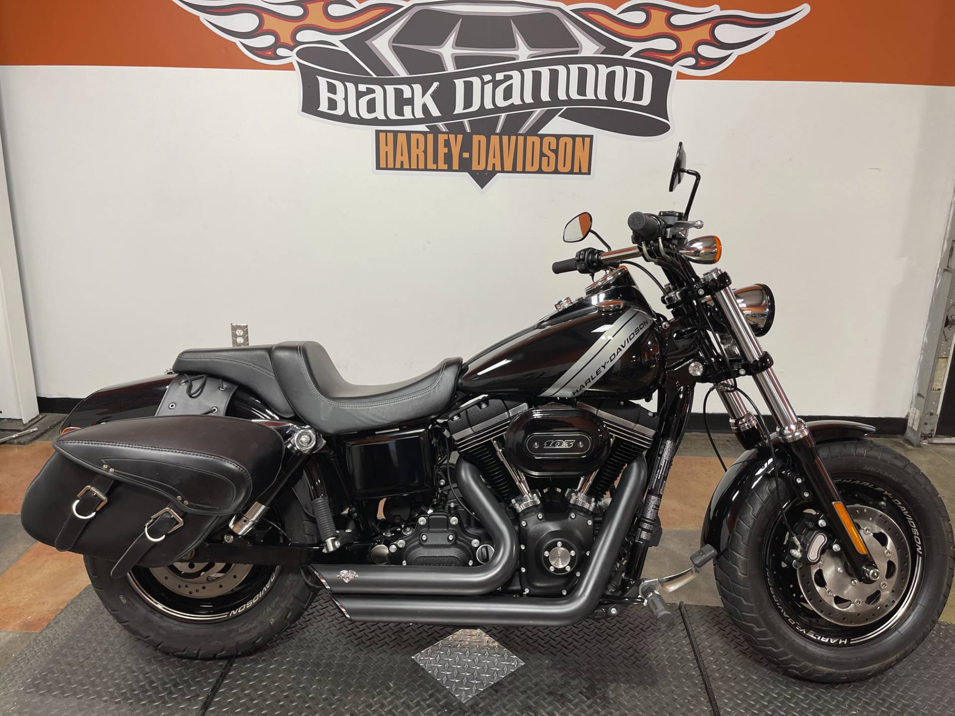 Used 17 Harley Davidson Fat Bob Vivid Black Motorcycles In Marion Il U