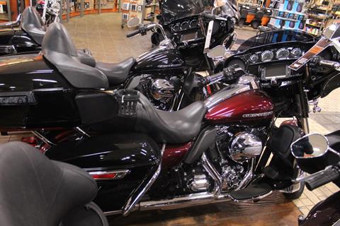 2010 Harley-Davidson Electra Glide® Ultra Limited in Marion, Illinois - Photo 2
