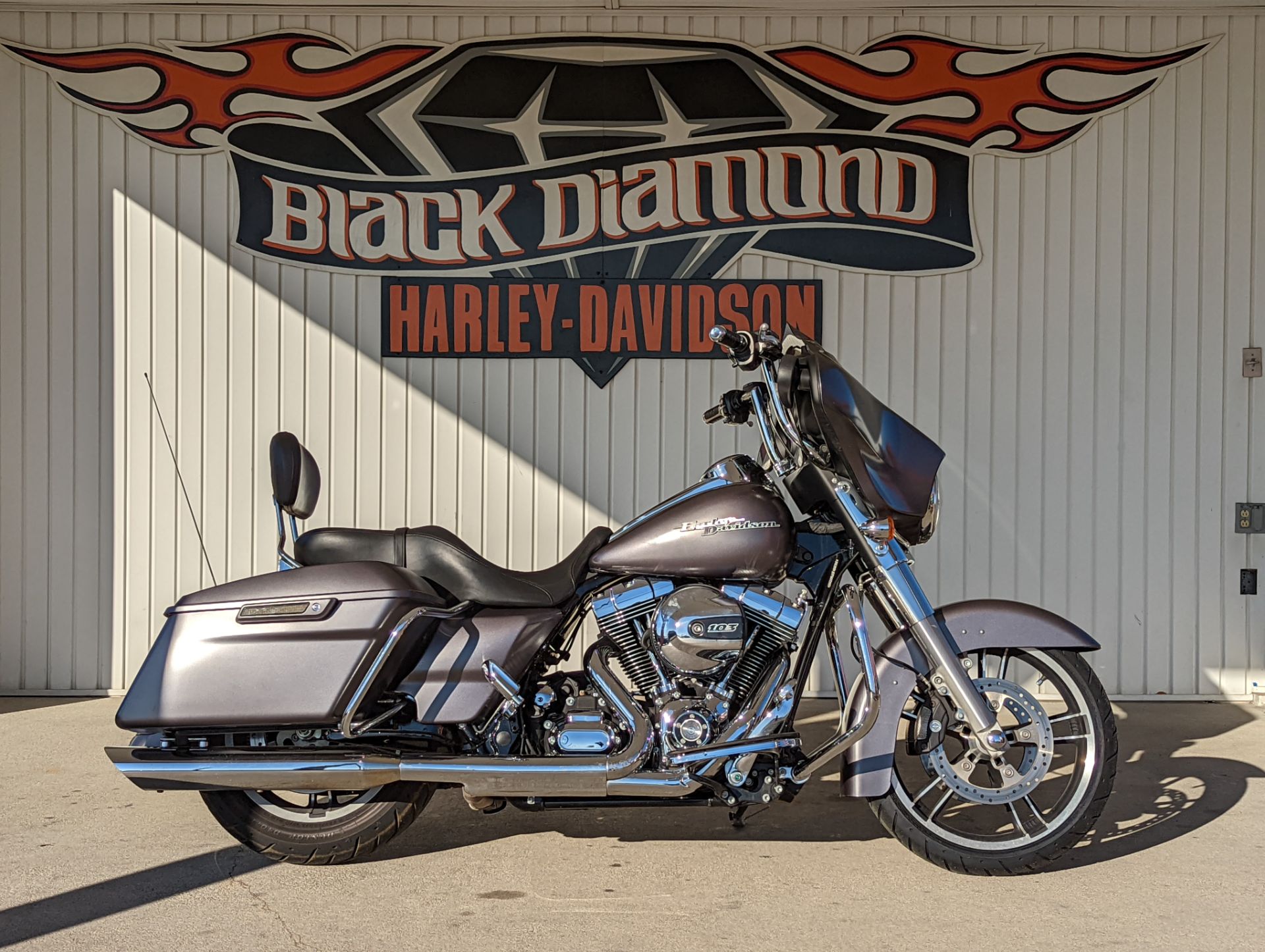2015 Harley-Davidson Street Glide® in Marion, Illinois - Photo 1